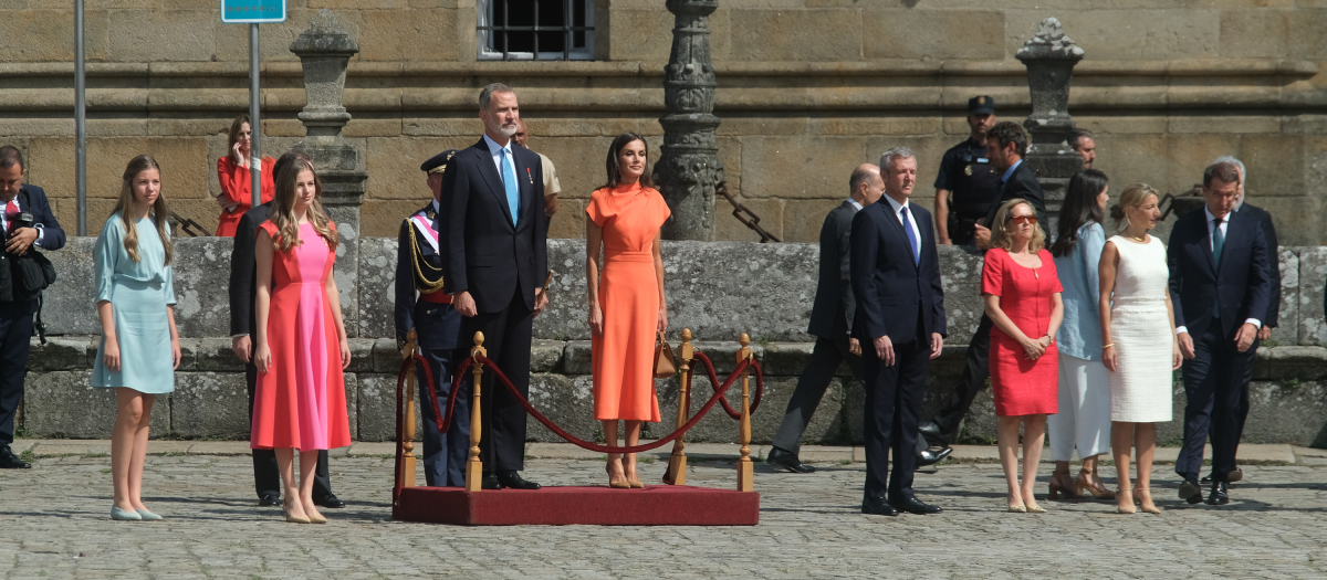 Los Reyes, acompañados de la Princesa de Asturias y la infanta Sofía en la Ofrenda al Apóstol Santiago