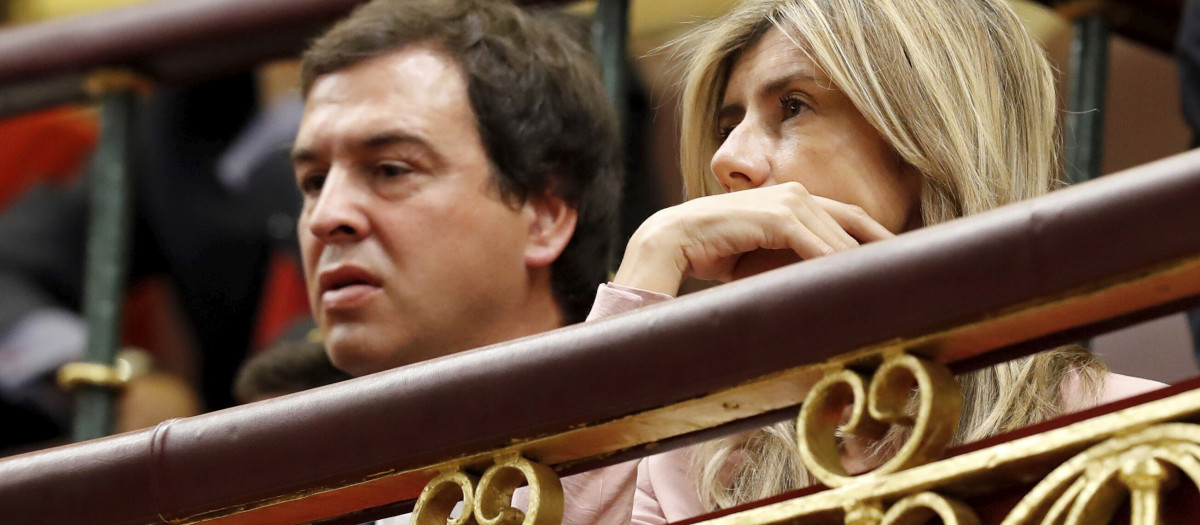 David Sánchez y Begoña Gómez en el Congreso de los Diputados