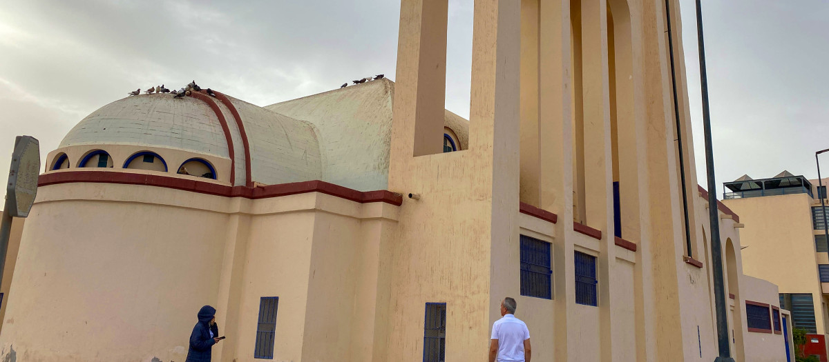 La Iglesia de Nuestra Señora del Carmen fue fundada en 1953, cuando el Sáhara era provincia española