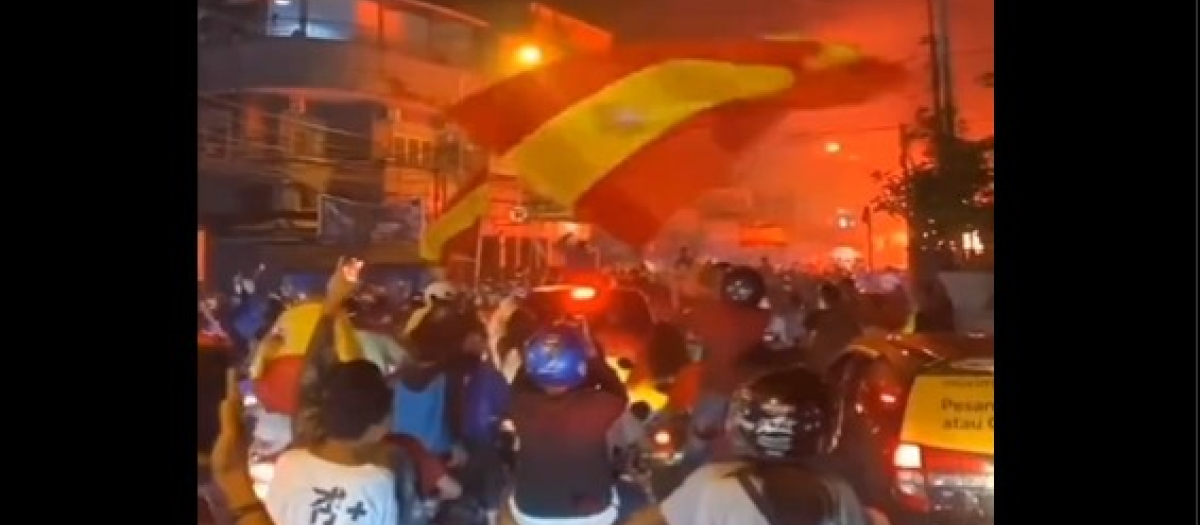 La gente en Indonesia salió a la calle para celebrar el triunfo de España