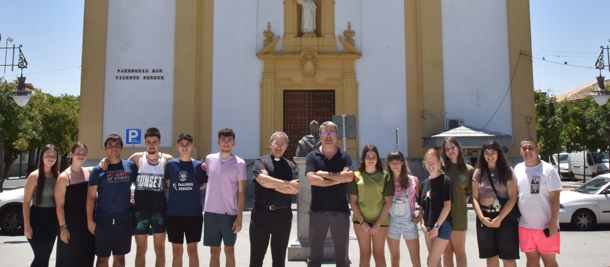 El Cabildo Catedral patrocina la Escuela de Verano de la parroquia de San Vicente Ferrer