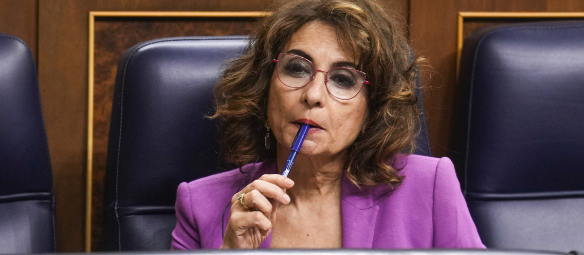 María Jesús Montero culpa al PP de "insolidario" tras no conseguir pactar con Junts la ley de extranjería