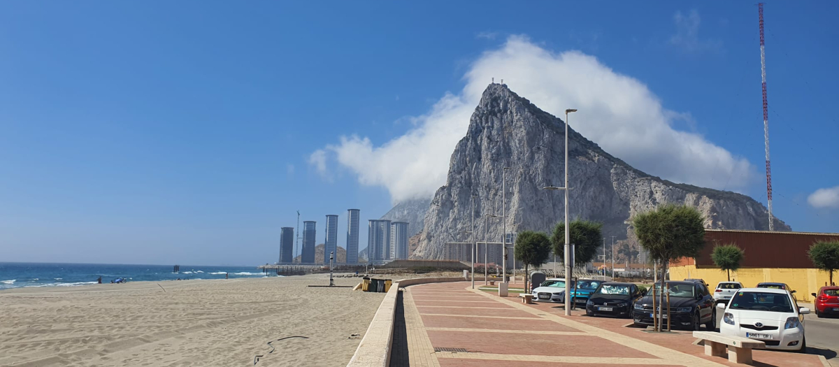 La construcción de las Torres Hassan se encuentra muy avanzada, pero sigue necesitando materiales para su finalización