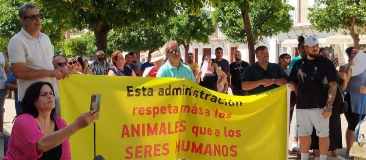 25/07/2024 Manifestación en Bujalance para la reapertura de un caso de presunto asesinato de un vecino de la localidad sucedido hace 32 años.
POLITICA ANDALUCÍA ESPAÑA EUROPA CÓRDOBA JUSTICIA
SOCIEDAD GITANA ESPAÑOLA