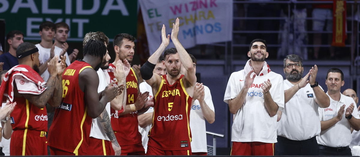 Los jugadores de la selección española de baloncesto organizaron su propio desfile en Lille