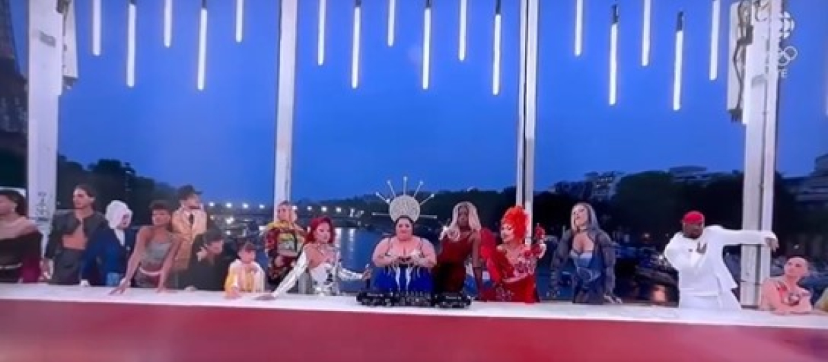 Captura de la representación de La última cena con drag queens