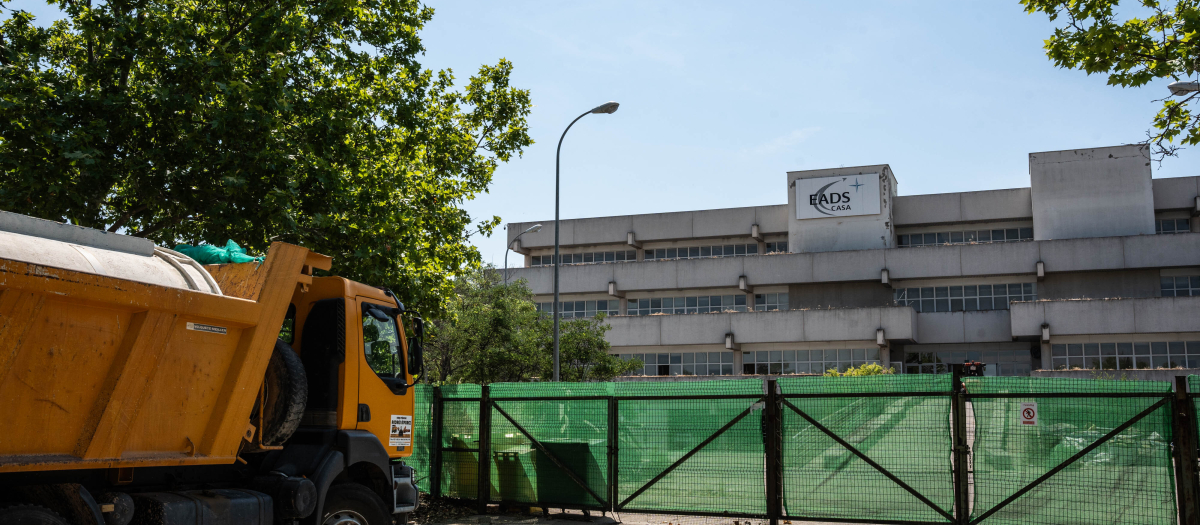 Instalaciones donde se está llevando a cabo la obra en el polígono de La Cantueña para instalar un centro de menas