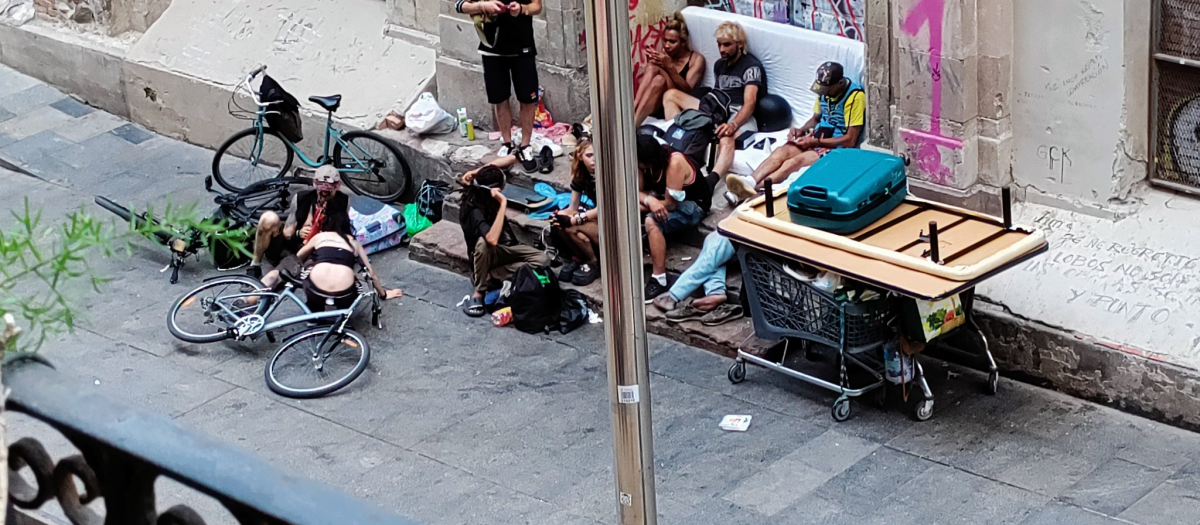 Aspecto habitual en el entorno de la plaza Sant Agustí