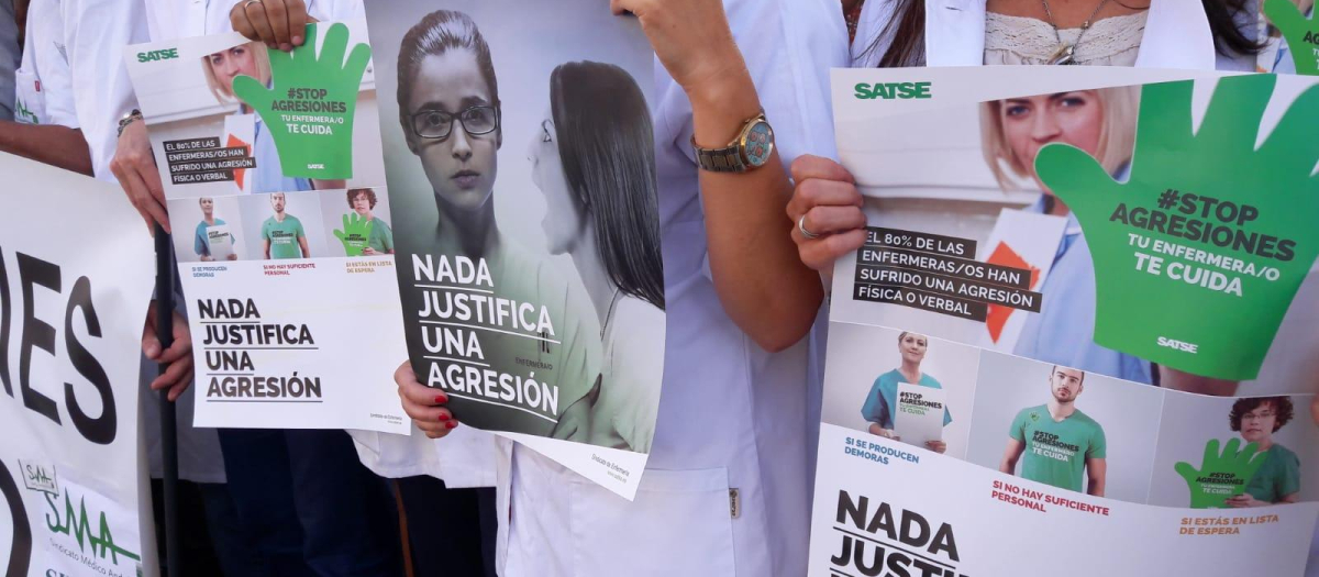 Manifestación contra las agresiones a sanitarios