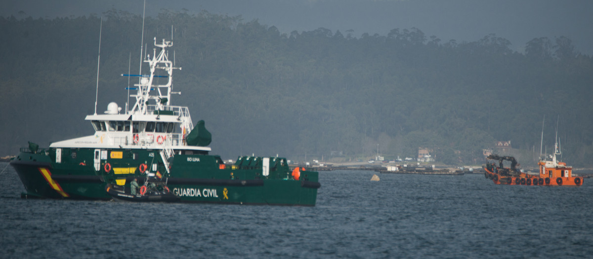 Un barco de la guardia civil en un operación antidroga