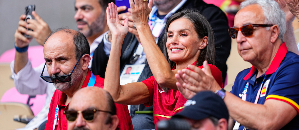 La Reina Letizia acude a París a animar a los atletas españoles en los Juegos Olímpicos