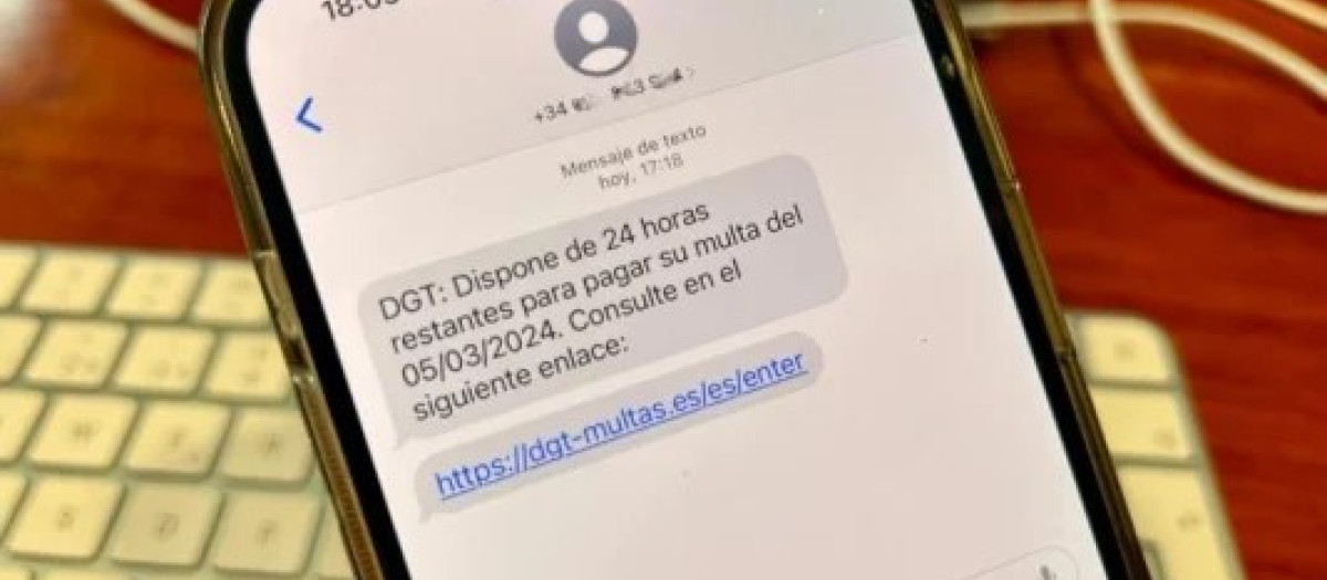 Imagen de uno de los falsos mensajes enviado por la supuesta DGT