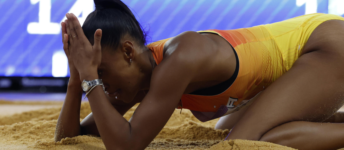 La atleta española Ana Peleteiro durante la final de triple salto femenino