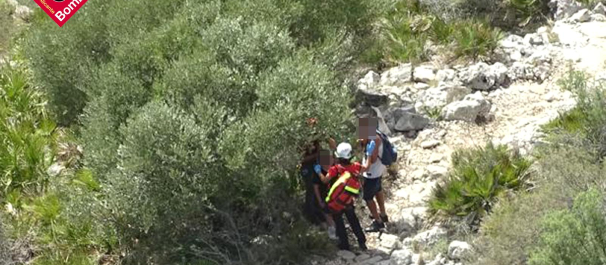 Actuación de los Bomberos de la Diputación de Alicante durante un rescate