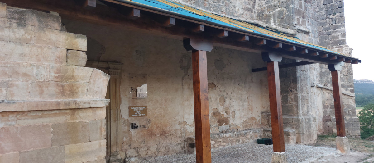 La construcción del atrio de la iglesia de San Lorenzo de Fuenteodra (Burgos) se ha podido costear gracias a las actividades benéficas