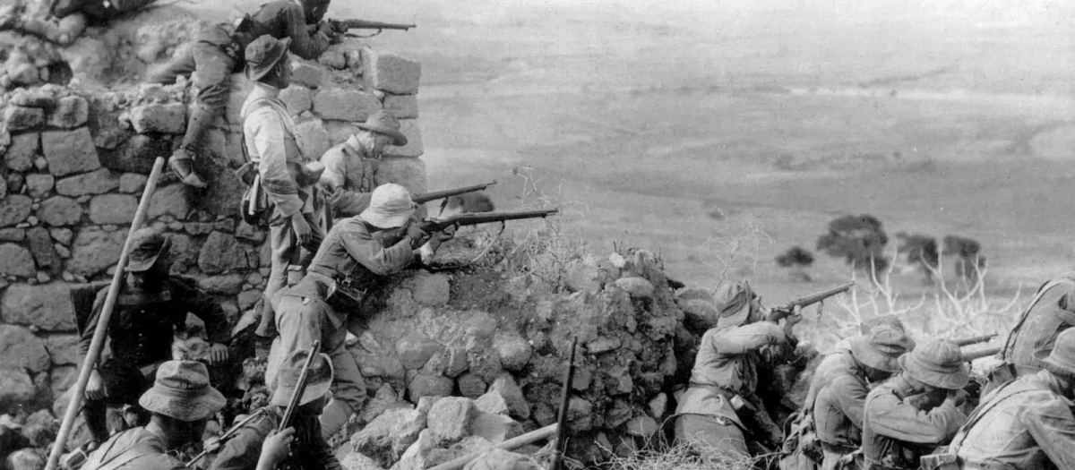 Un grupo de legionarios y regulares defienden una posición, Guerra del Rif