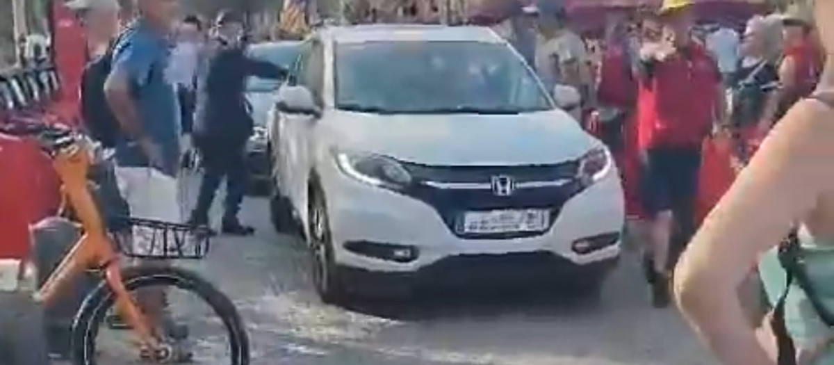 Puigdemont en su huida en un Honda HR-V