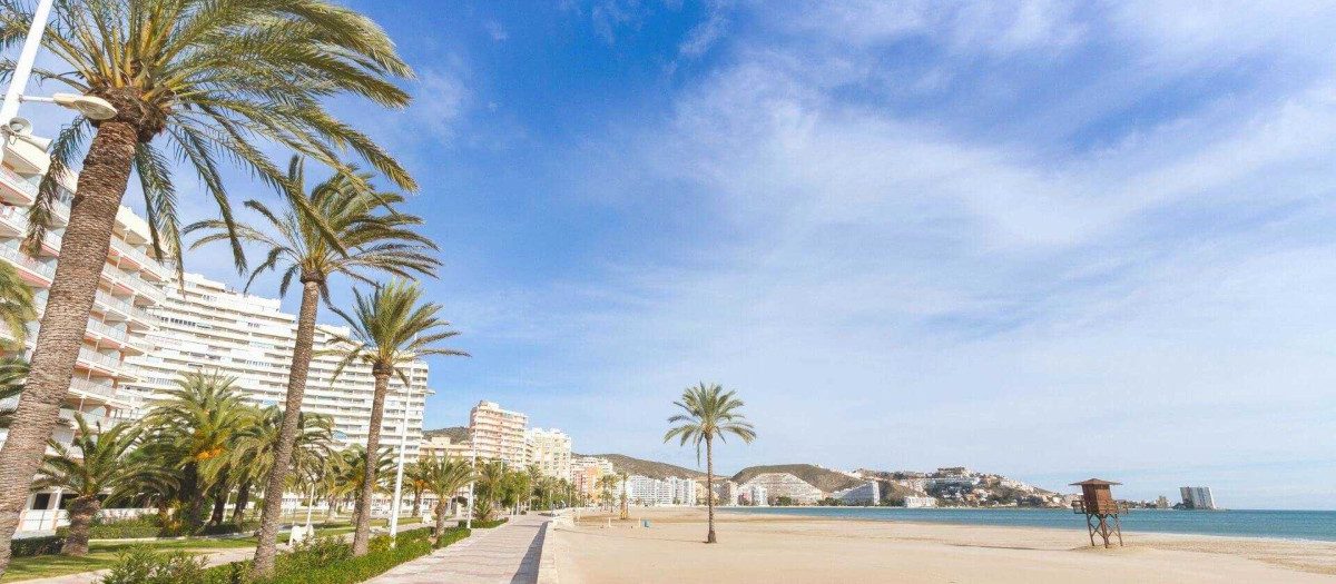 Imagen de la playa del Racó, Cullera, Valencia