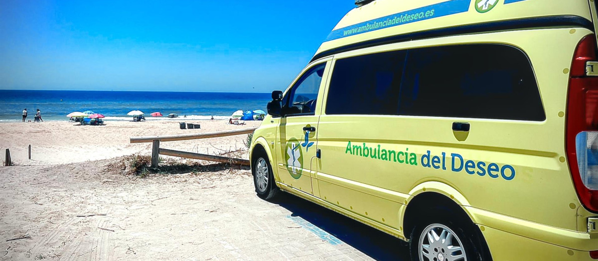 La Ambulancia del Deseo, en la playa