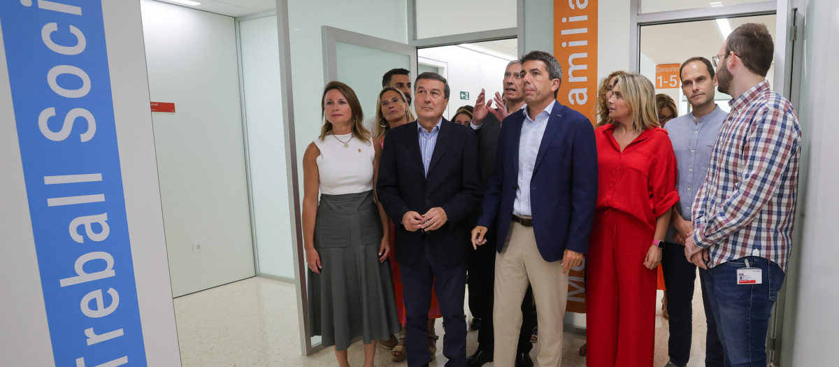 Carlos Mazón, durante su visita al centro de salud de Sequiol, en Castellón