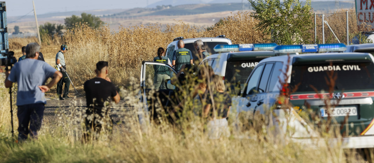 La Guardia Civil rastreando el canal de Mocejón