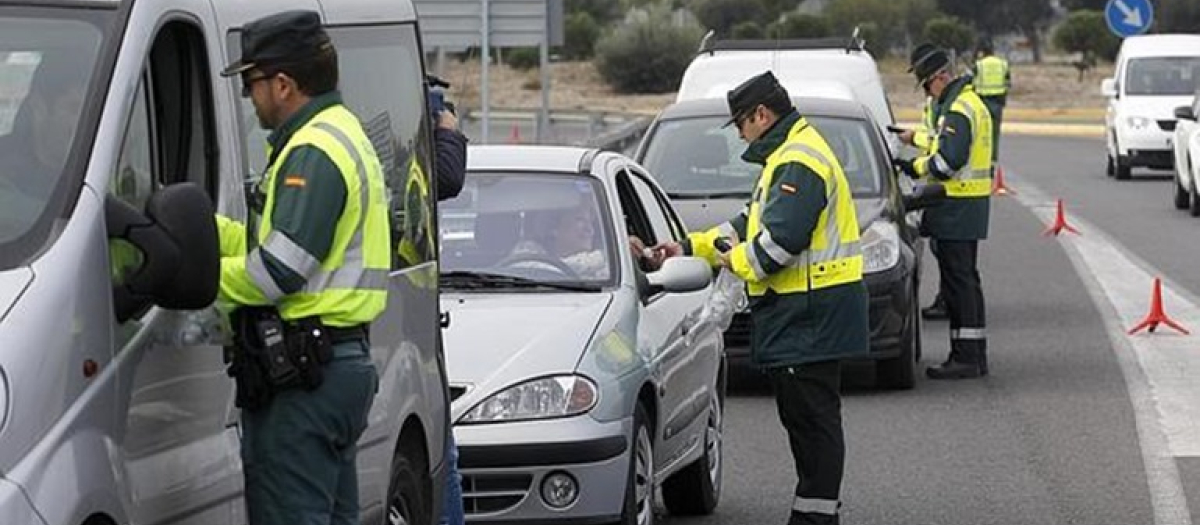 Control carretera Guardia Civil