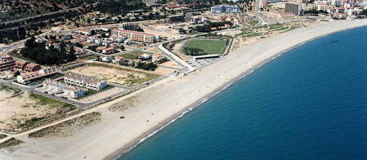 Imagen aérea de la playa de L'Arenal de L'Hospitalet de l'Infant