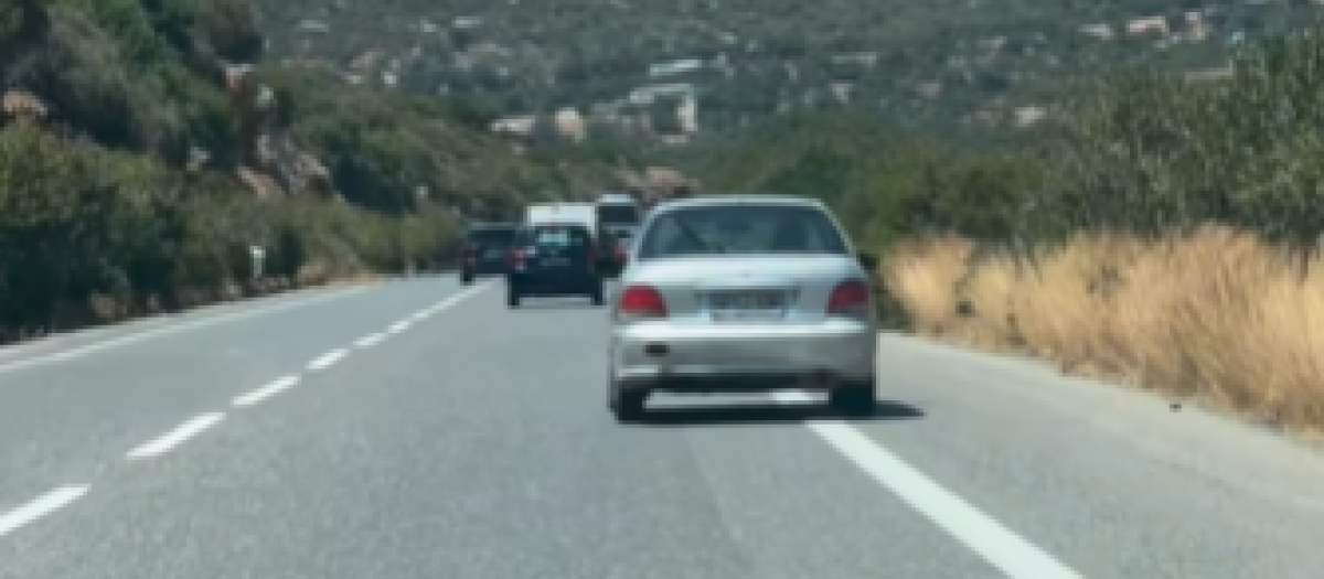 Dos ruedas por el arcén, una costumbre muy arraigada