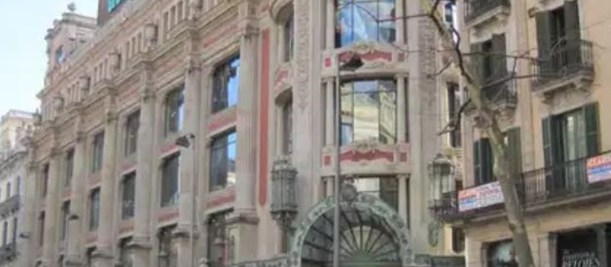 Edificio conocido como Can Jorba, donde hasta este sábado se encuentran los grandes almaneces de El Corte Inglés