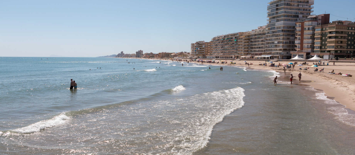 Imagen de la playa del Perellonet, en Valencia