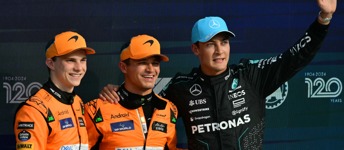 Lando Norris celebra la pole junto a Piastri y Hamilton, segundo y tercero respectivamente