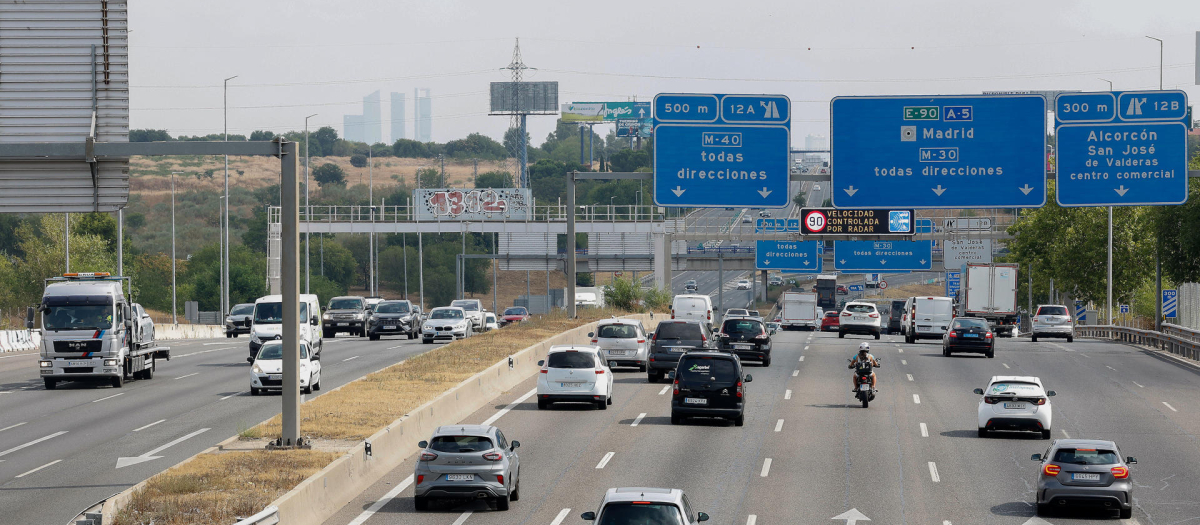 Tráfico en la N-V a su paso por la localidad de Alcorcón, este viernes