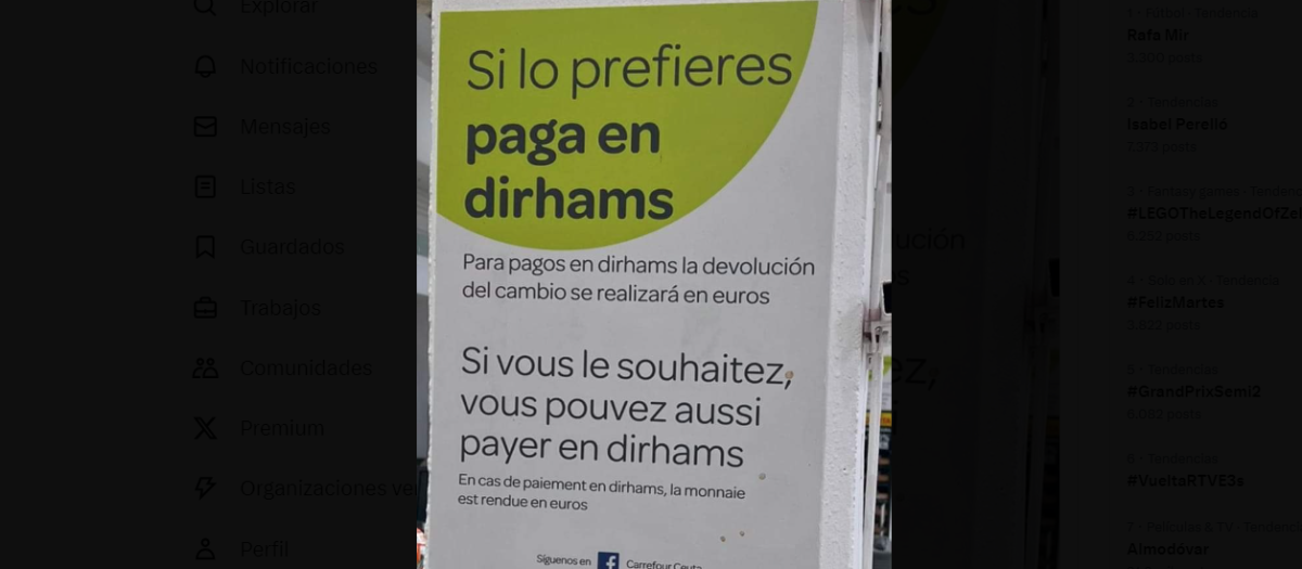 Cartel donde se ofrece la posibilidad de pagar en dirhams