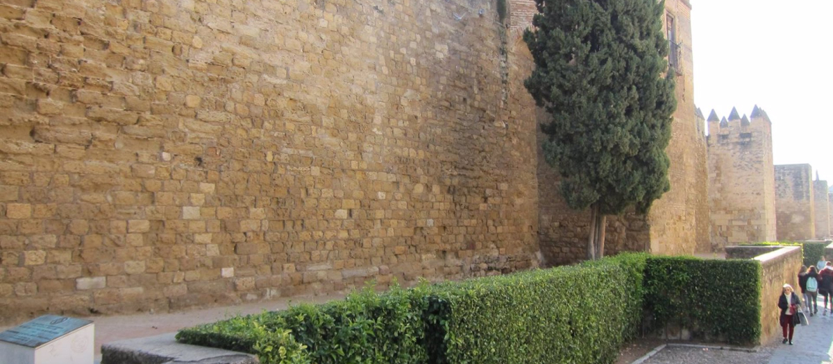 La muralla situada junto a la Puerta de Almodóvar, en una imagen de archivo