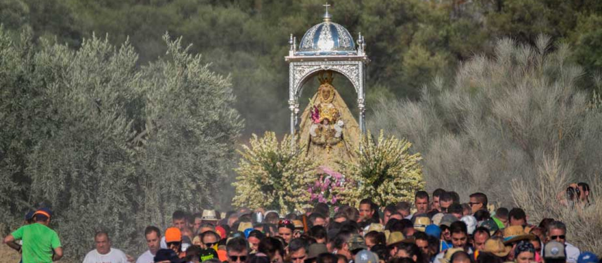 Cabra vivirá hoy la «Bajá» de la Virgen de la Sierra