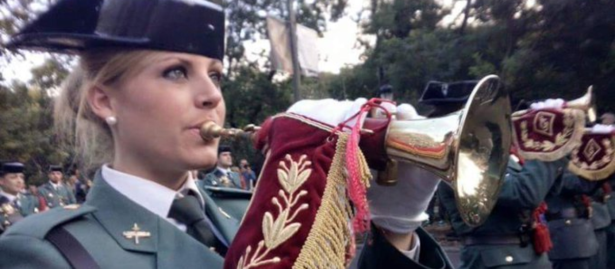 Agente de la Banda de Cornetas y Tambores del Colegio de Guardias Civiles