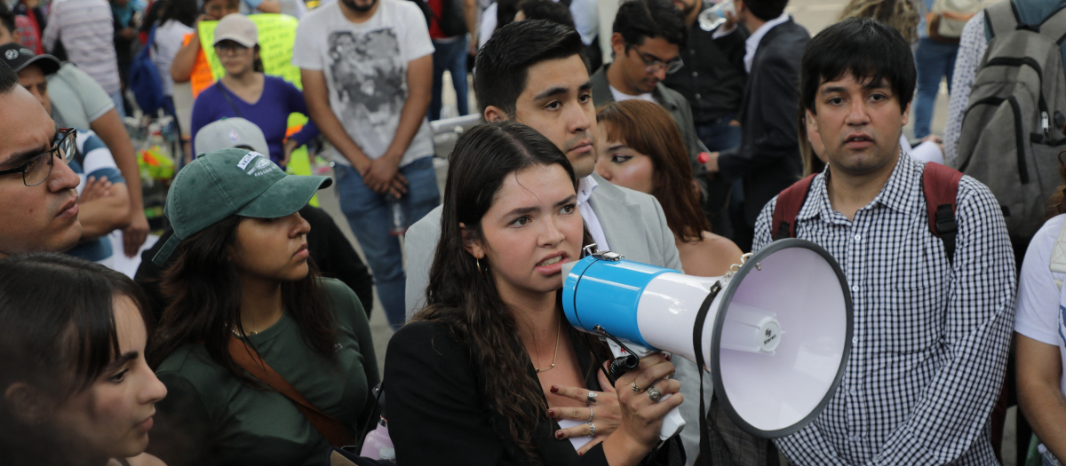 Trabajadores del poder judicial y estudiantes se manifestaron en contra de la reforma impulsada por el oficialismo (México)