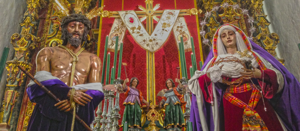 Imagen de los titulares de la Hermandad de la Santa Cruz de Puente Genil