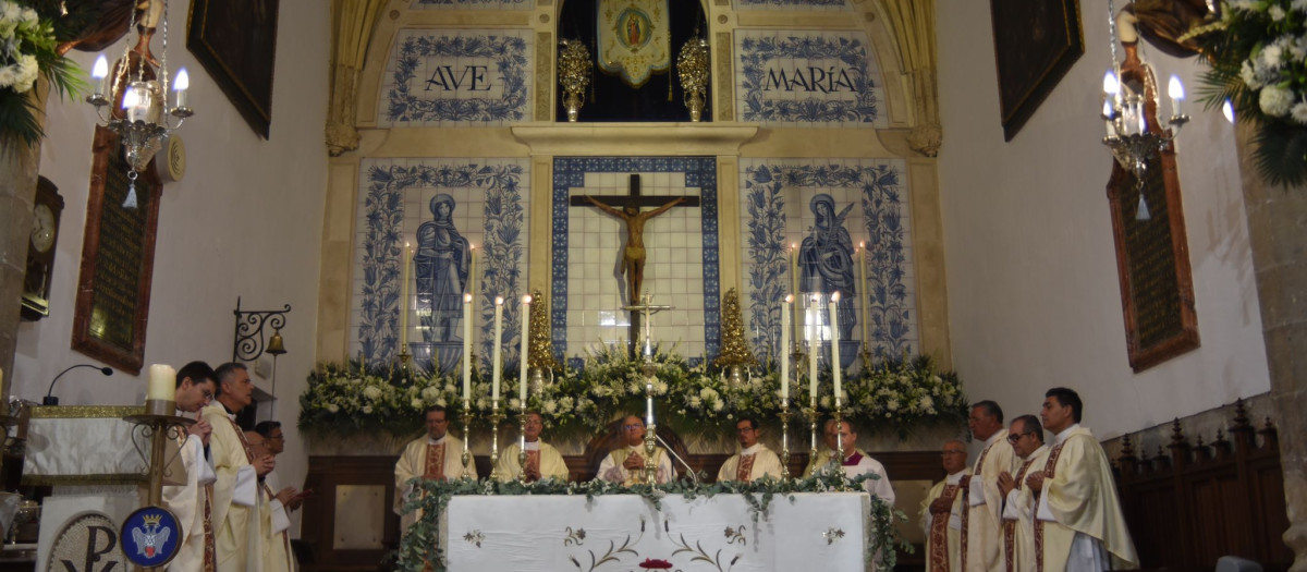 Misa con motivo de la solemnidad de Nra. Sra. de la Fuensanta presidida por el obispo de Córdoba, Demetrio Fernández