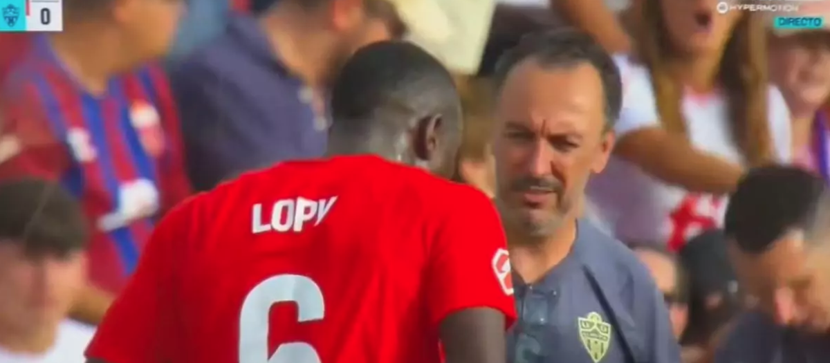 Lopy escuchó cánticos racistas desde la grada