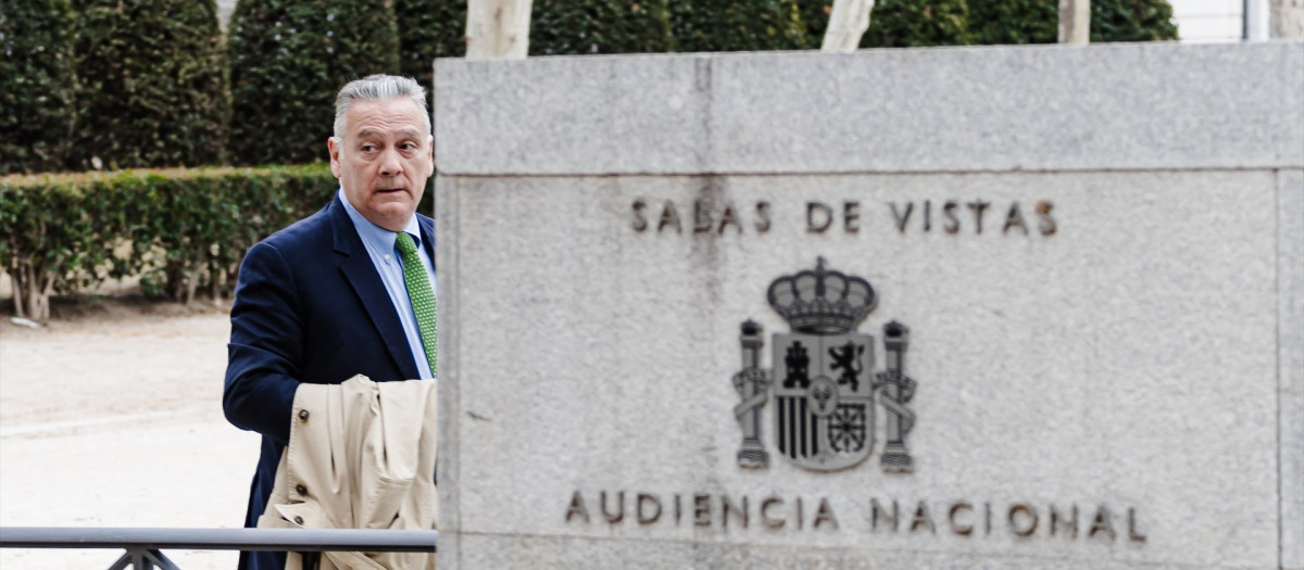 El exconsejero Alfredo Prada a su llegada a un juicio en la Audiencia Nacional