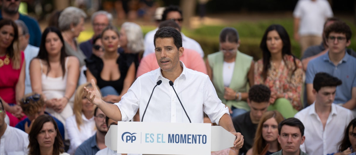 (Foto de ARCHIVO)
El cabeza de lista al Congreso por Barcelona, Nacho Martín Blanco, durante un mitin para las elecciones del 23J en Turó Park, a 17 de julio de 2023, en Barcelona, Catalunya (España). Feijóo ha participado en un mitin de su partido de cara a las elecciones generales que se celebran el próximo 23 de julio.

David Zorrakino / Europa Press
17 JULIO 2023;CAMPAÑA;ACTO DE CAMPAÑA;ELECCIONES;ELECTORAL;23J
17/7/2023