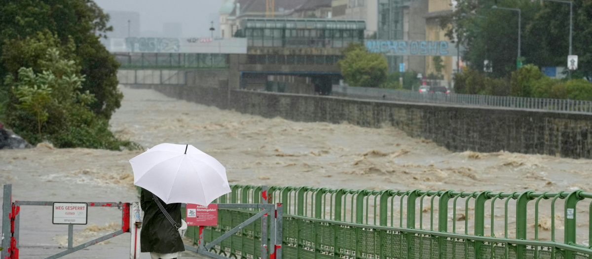 Imagen de la crecida de un río en Viena a causa de la tormenta Boris