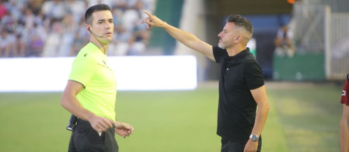 Iván Ania, durante el partido ante el Deportivo