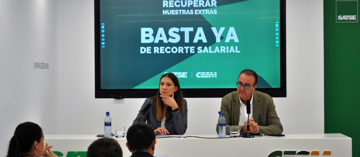 La La presidenta de SATSE, Laura Villaseñor, y el secretario general de CESM, Víctor Pedrera