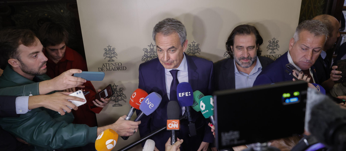 El expresidente del Gobierno José Luis Rodríguez Zapatero, en el Ateneo de Madrid