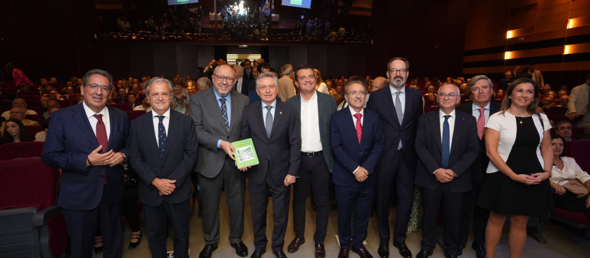 Presentación del libro 'Los latidos del alma' UCO CORDOBA AUDIENCIA PROVINCIAL ESCRITOR