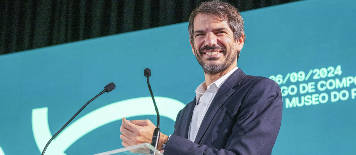 El ministro de Cultura, Ernest Urtasun, durante su participación en el X Encuentro Cultura y Ciudadanía este miércoles en Santiago de Compostela.