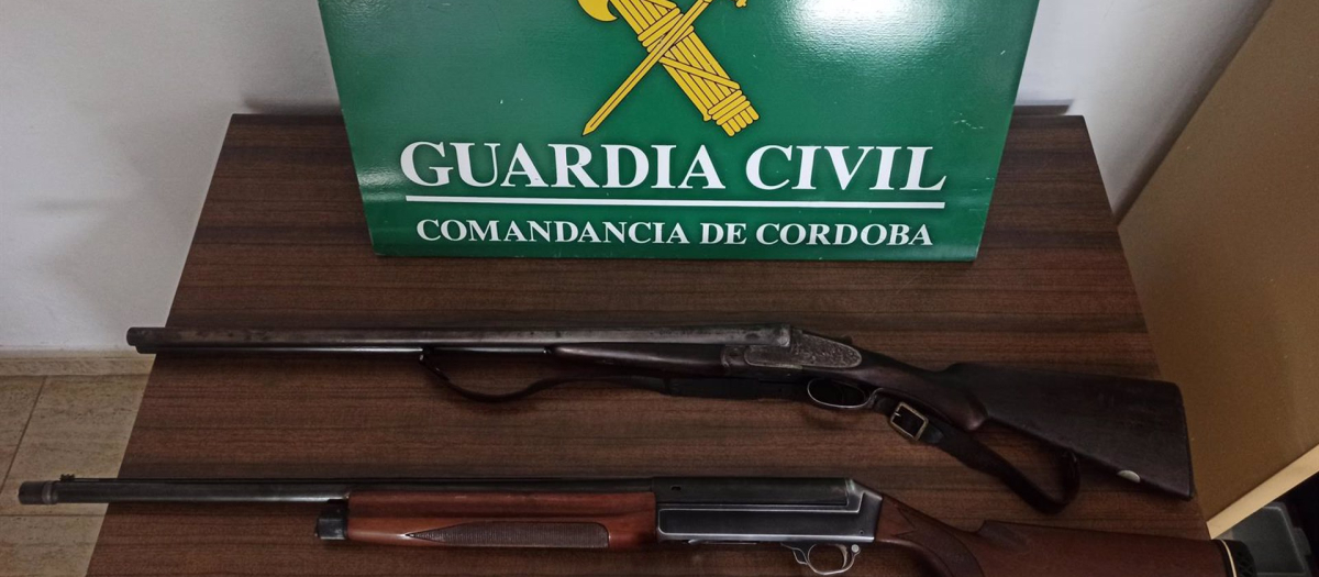 Material incautado en la investigación..

El Servicio de Protección de la Naturaleza (Seprona) de la Comandancia de la Guardia Civil de Córdoba ha procedido a la investigación de tres personas por la comisión de un delito contra la flora y la fauna y además una de ellas, también ha sido investigada por un supuesto delito contra los animales, llevados a cabo en un coto ubicado en término municipal de Montoro (Córdoba).

POLITICA 
GUARDIA CIVIL DE CÓRDOBA