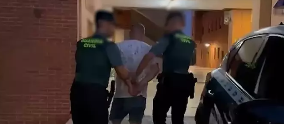 Imagen de la detención del hombre acusado de envenenar a su amigo